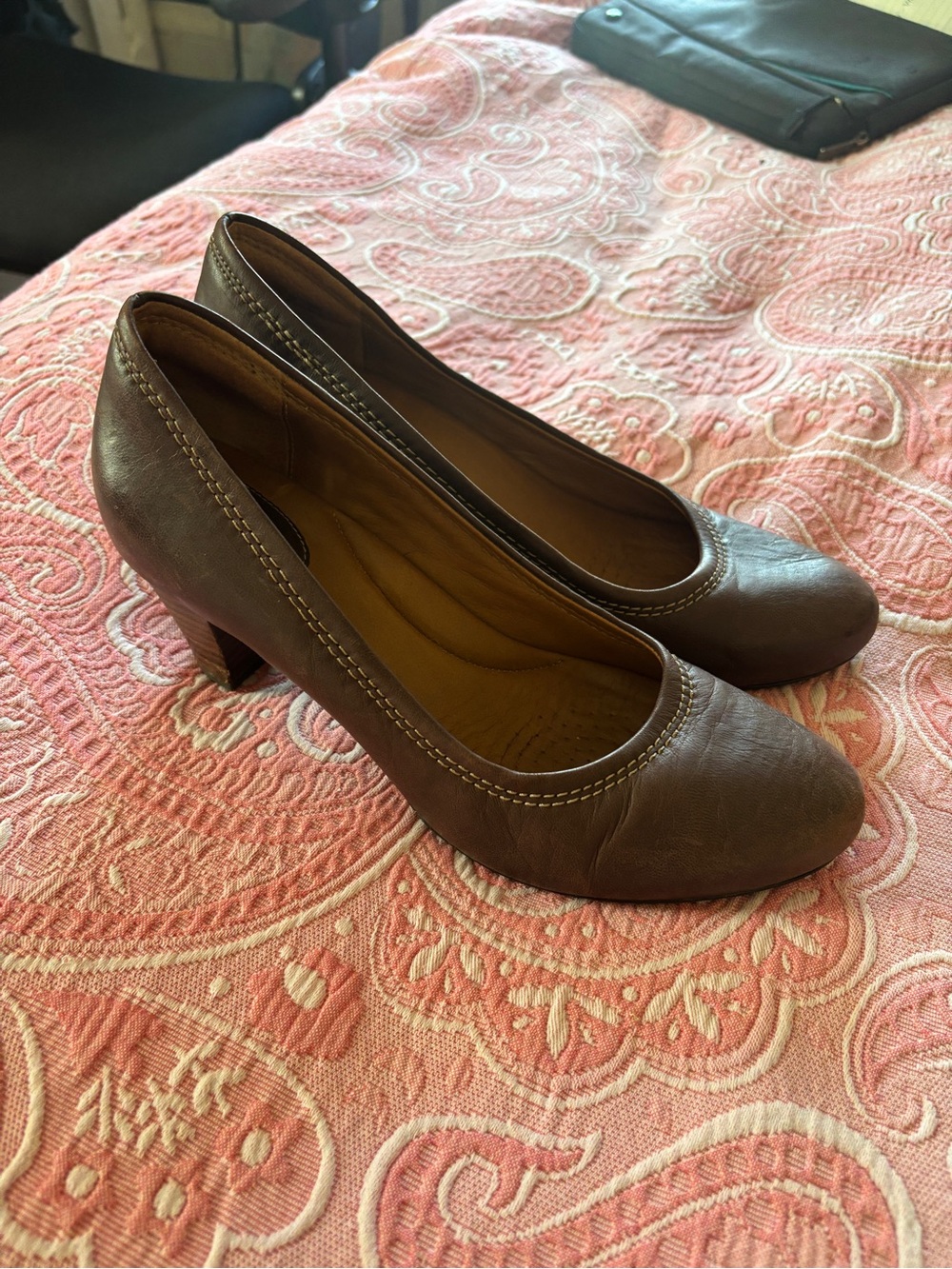 Clarkes Classic Brown Leather Women's Mid Heel Pumps